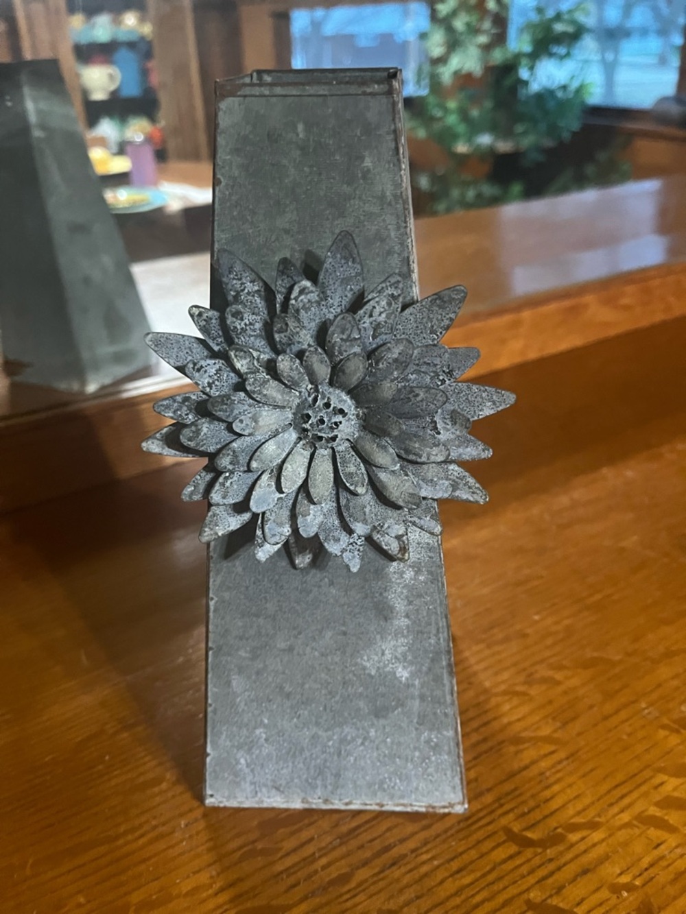 Galvanized Metal Vase Holder with Magnet Flower